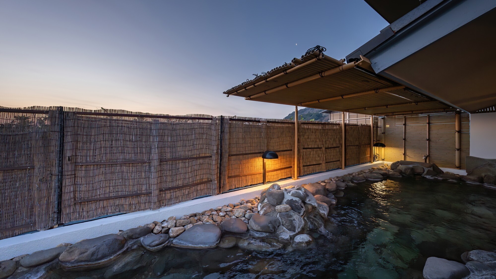 手足を伸ばして日々の疲れを癒す、非日常的な時間をお過ごしください。