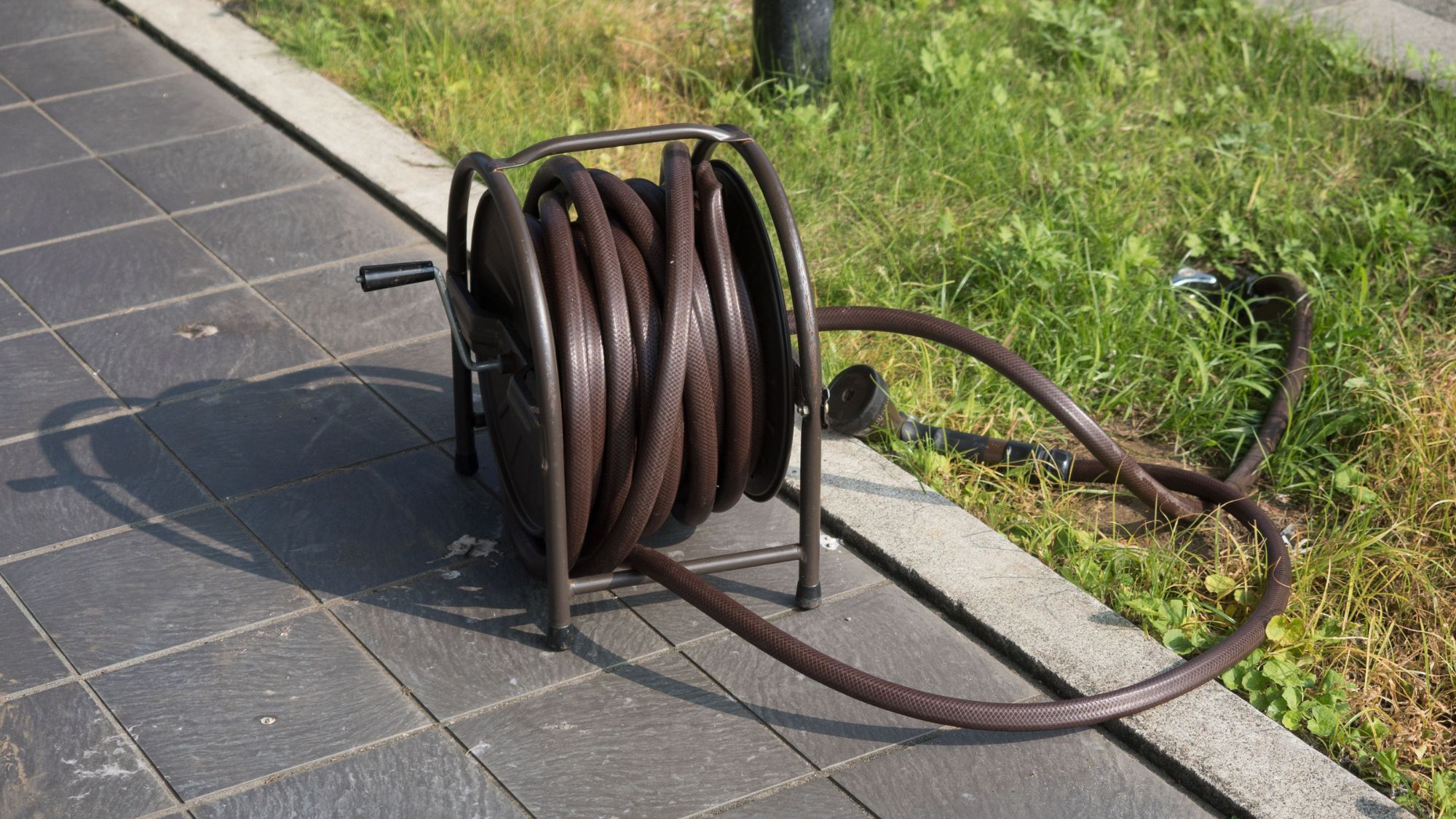 散水ホースにて到着後に洗車も可能です。