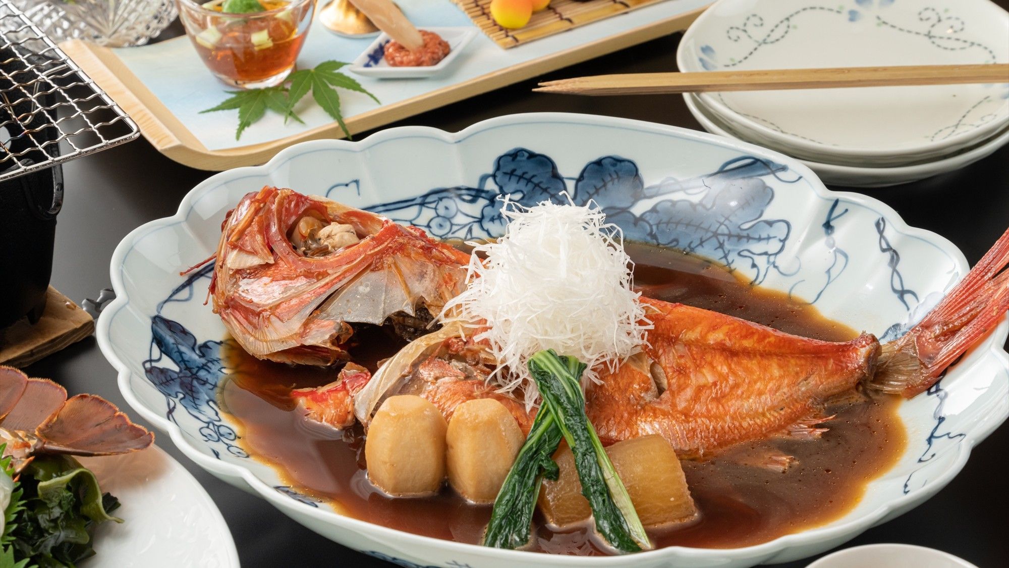 お食事一例-名物「金目鯛の姿煮」のふわっふわの食感と深い味わいを是非ご堪能ください！　