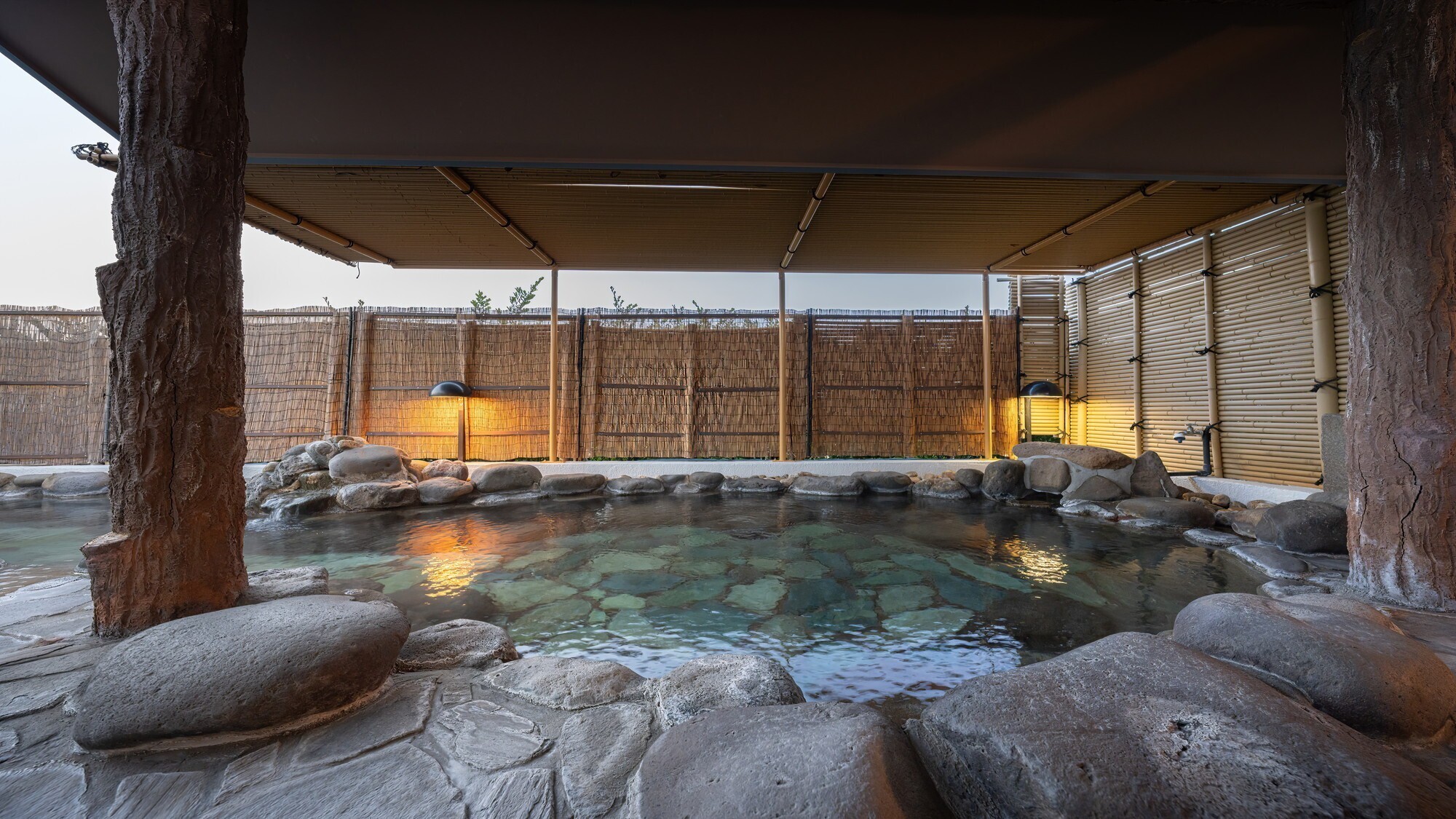 手足を伸ばして日々の疲れを癒す、非日常的な時間をお過ごしください。