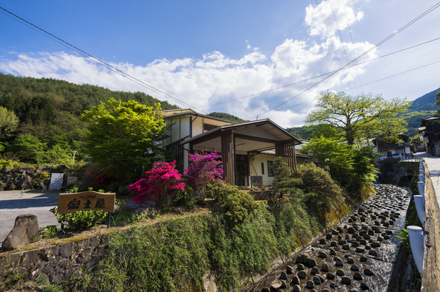 人気No.1【2食付】信州の旬を彩る里山会席、温泉好リピータさん多数のかけ流旅