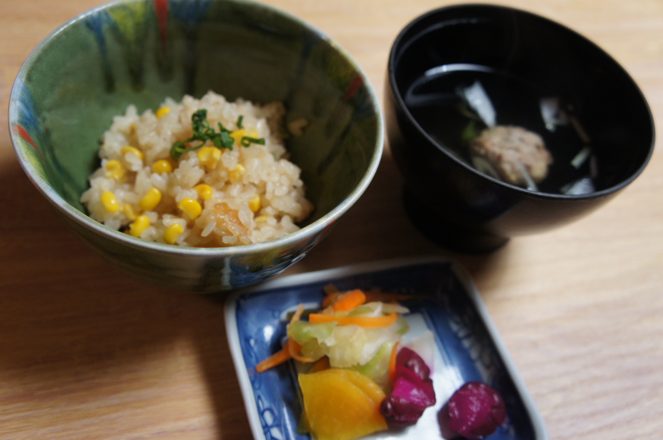 夕食　6年夏　トウモロコシの滝ごみご飯　つみれ汁　香の物