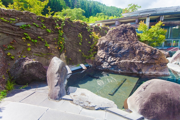 殿方　青磁の湯　露天風呂