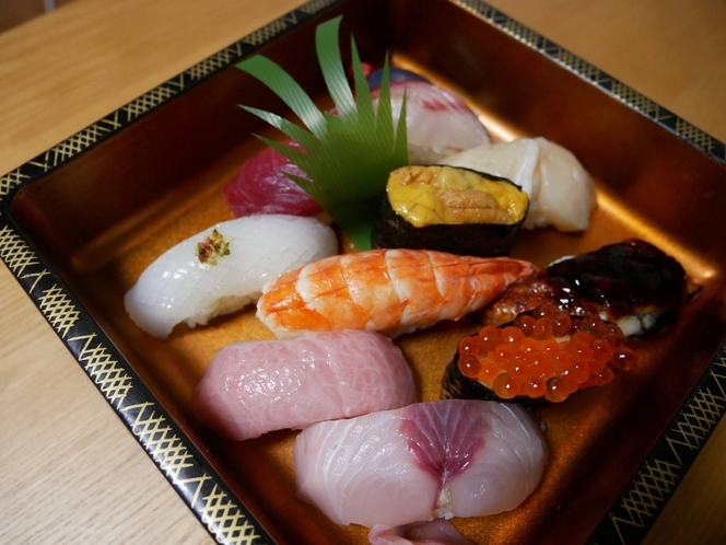 大盛屋コラボ企画1名＋1100にて上寿司に変更可能。