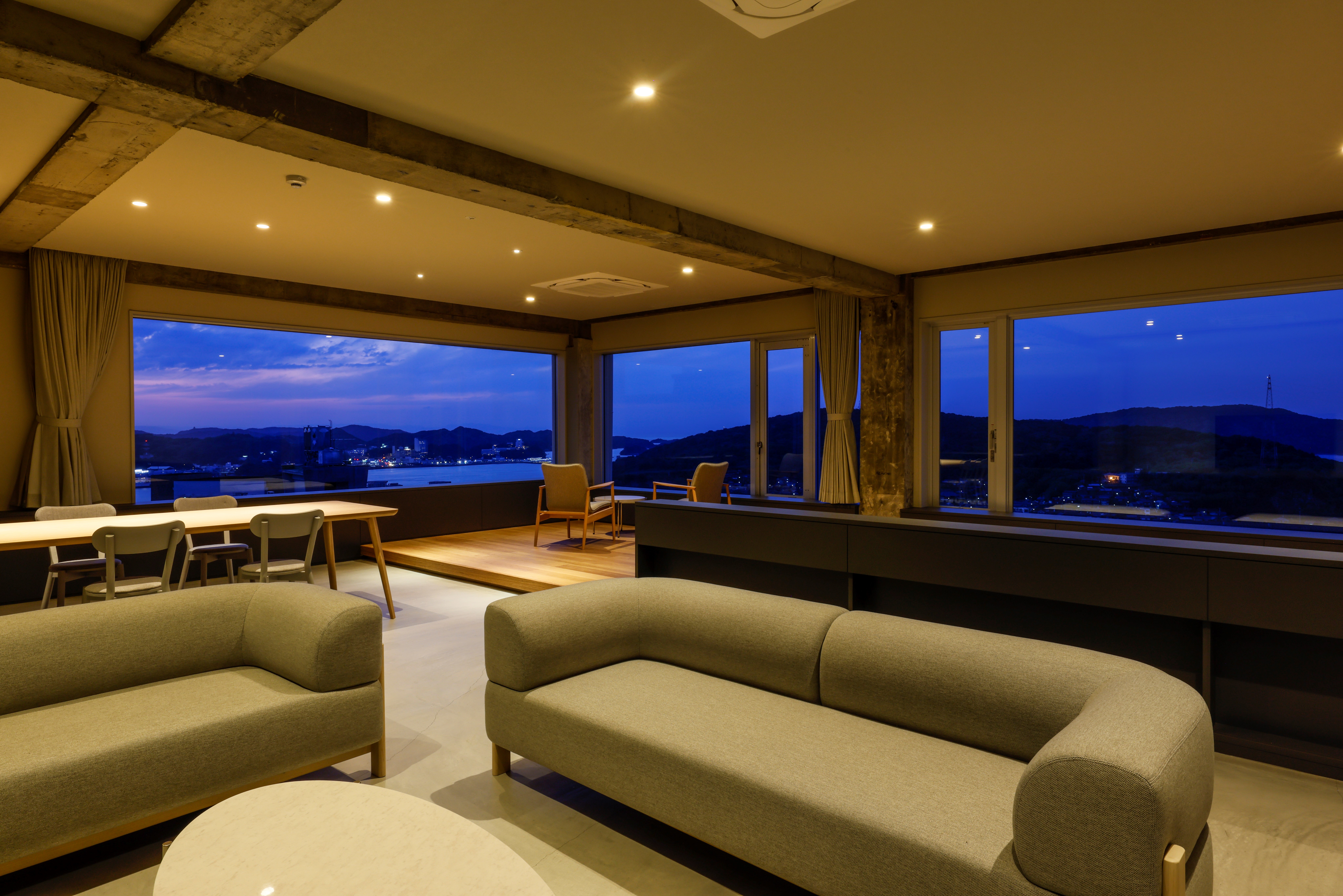 【瑠璃】夕焼けに感動する癒しの空間。