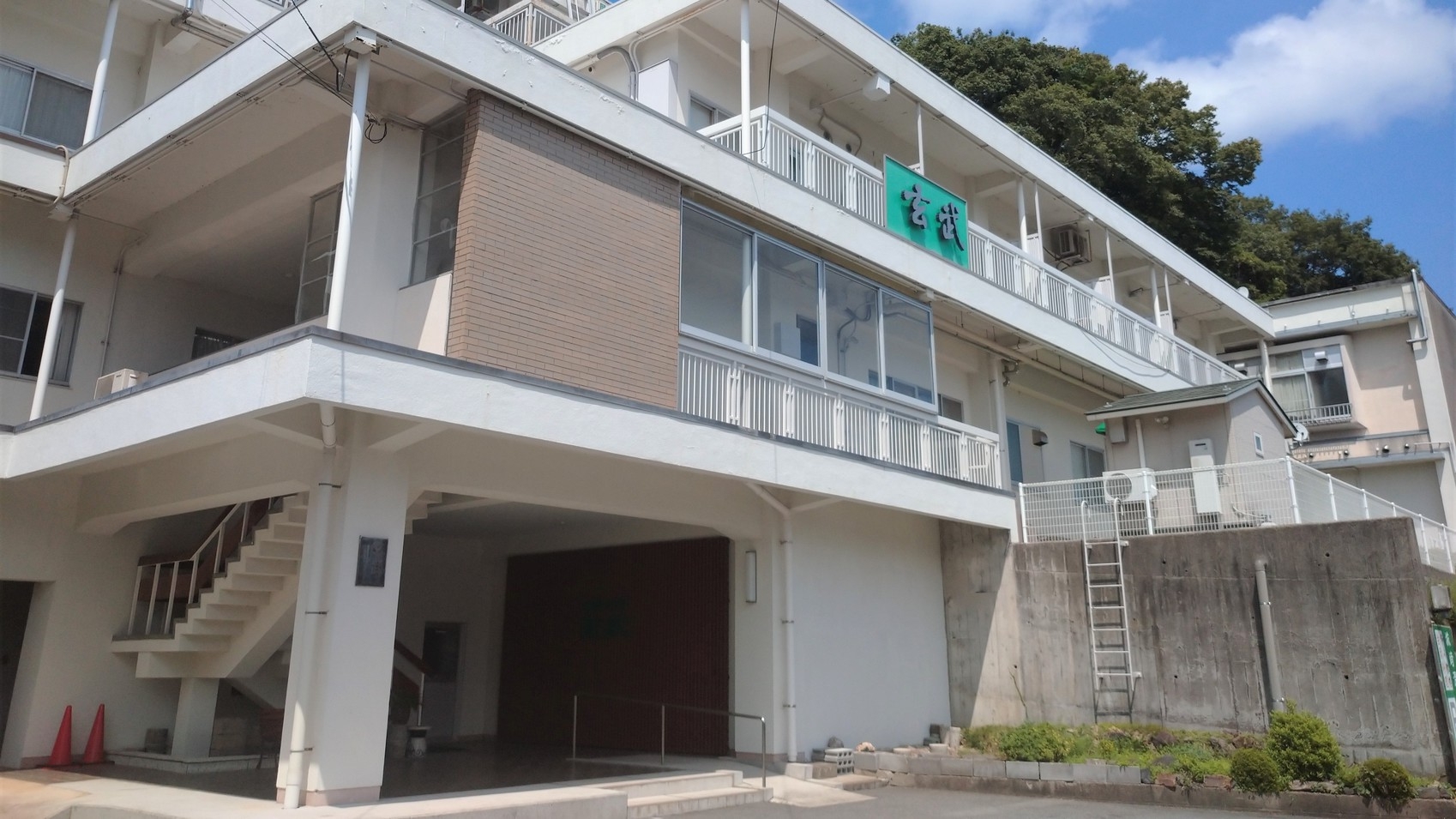 焼きガニ会席≪温泉×ずわい蟹≫ふっくらした身の焼きガニを食す・グルメプラン