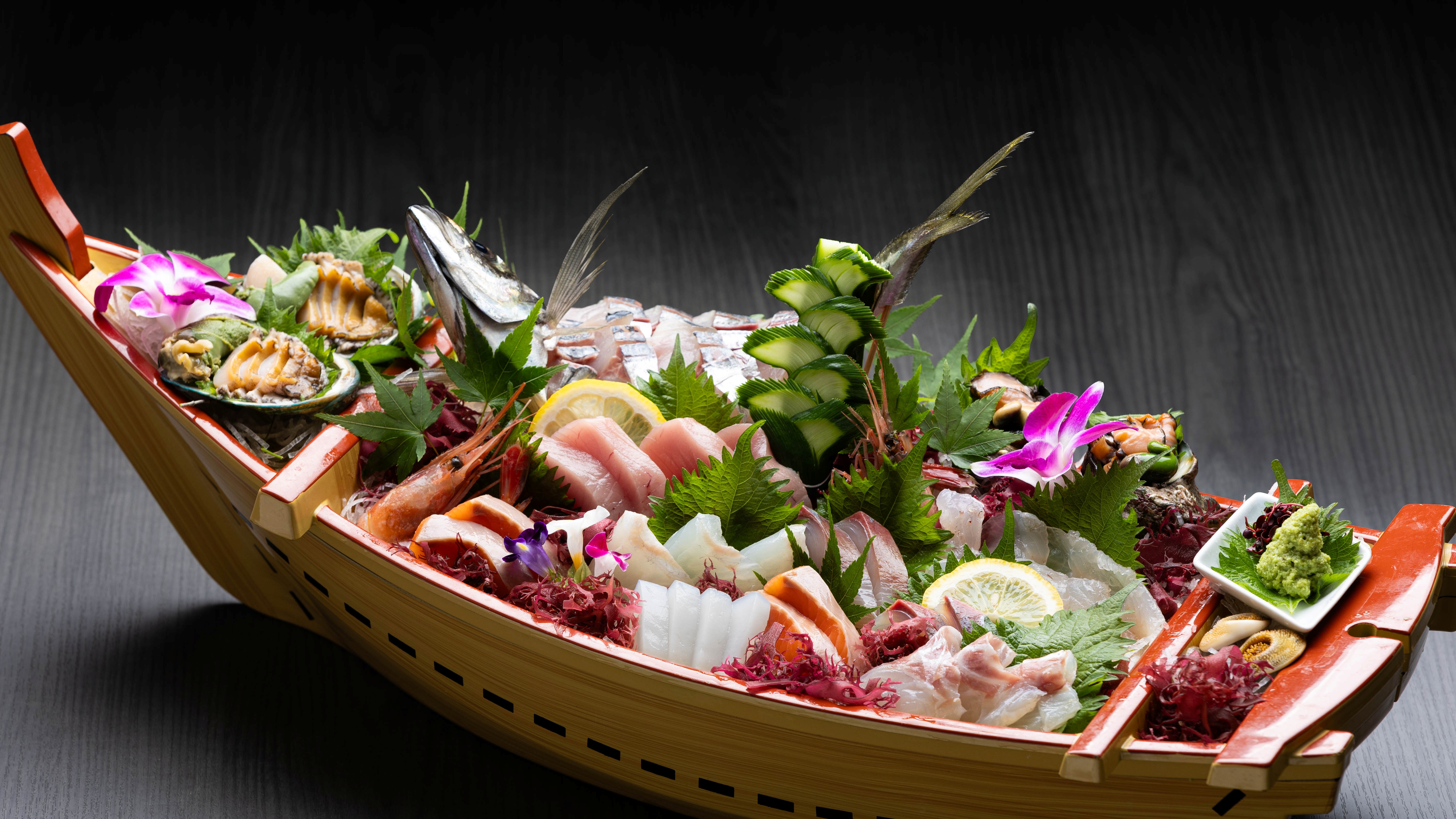 *舟盛り（２人前）の一例