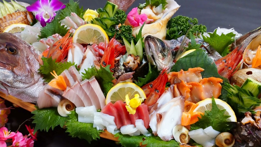 *【舟盛り4人前イメージ】日本海の新鮮なお魚を堪能