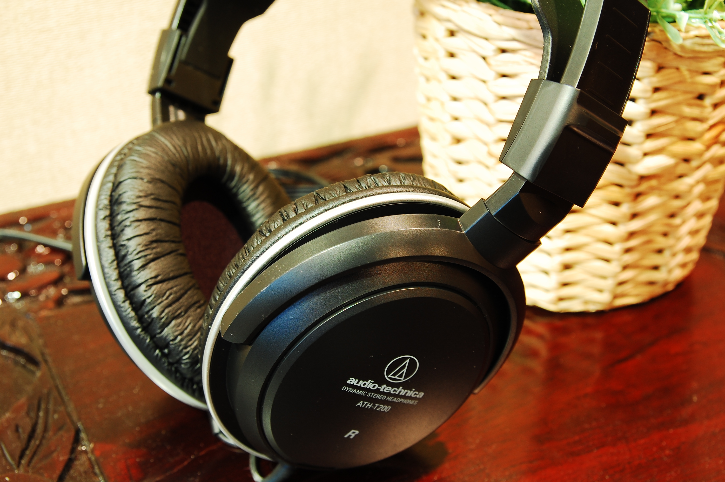 【カプセル内】高性能ヘッドホン