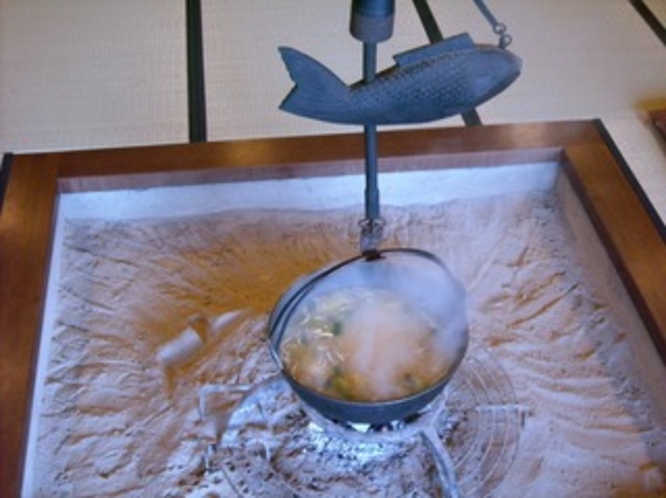 大囲炉裏のお味噌汁（平成26年3月1日撮影）