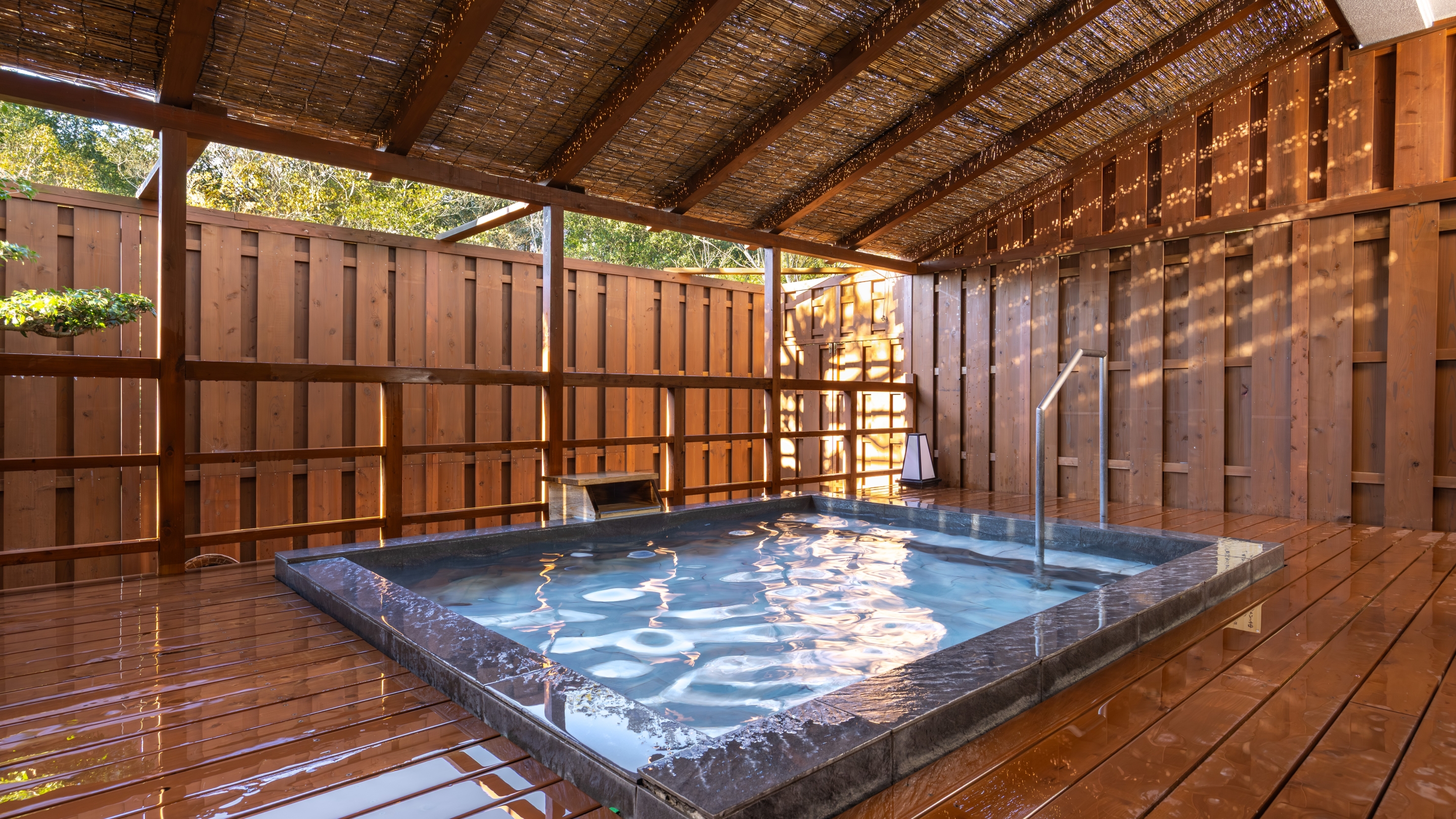 露天風呂 潮風の湯（男女入替制）