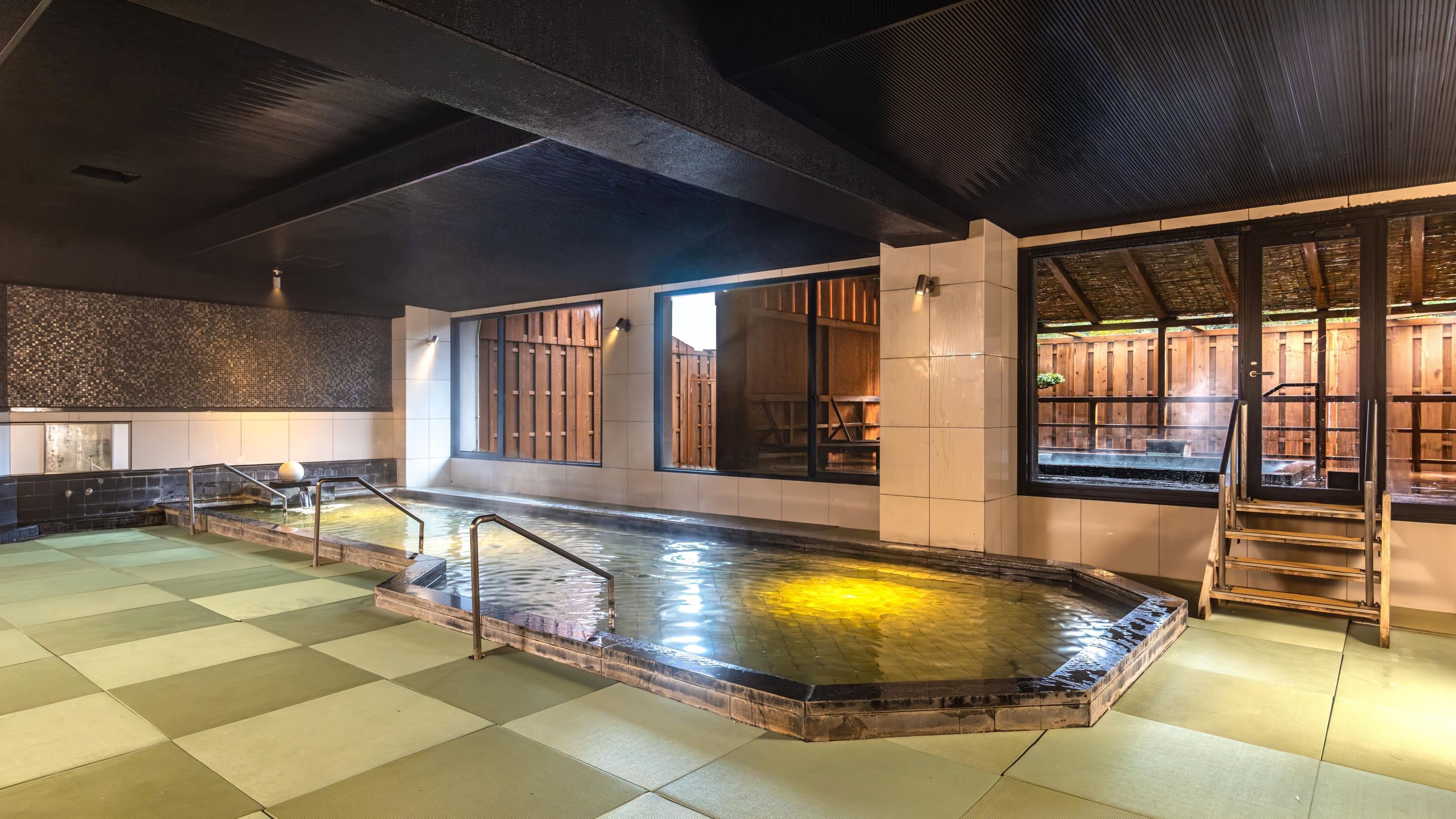 大浴場 潮風の湯（男女入替制）