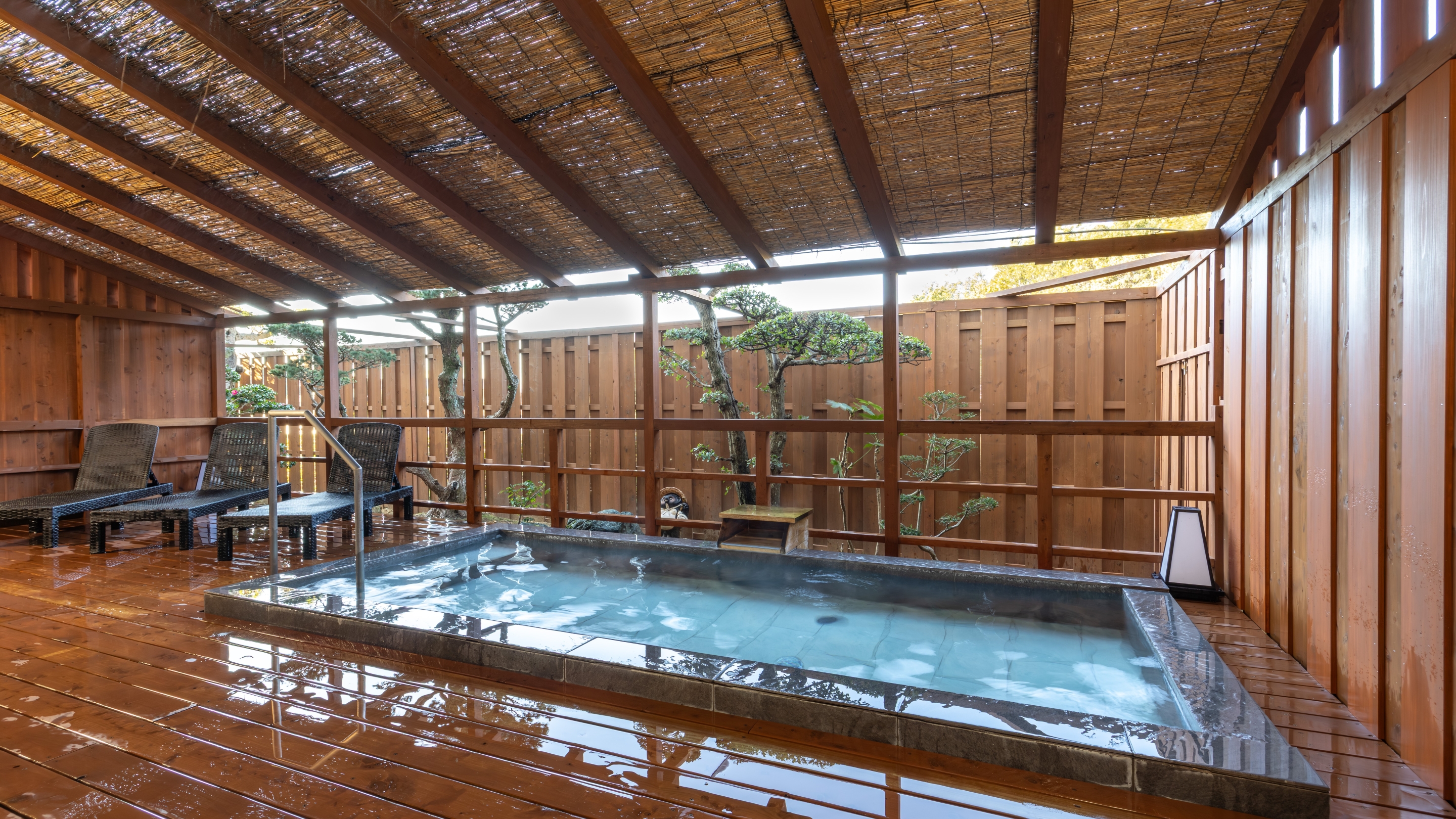 露天風呂 涼風の湯（男女入替制）