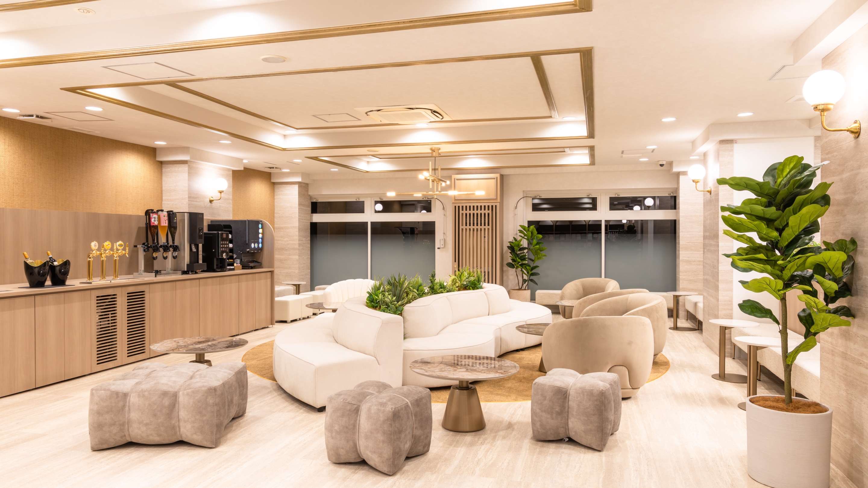 プレミアムラウンジ