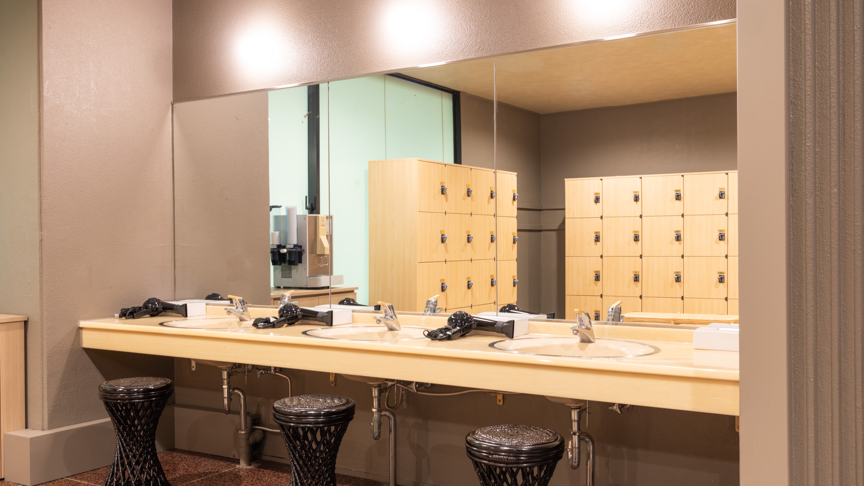 パウダールーム