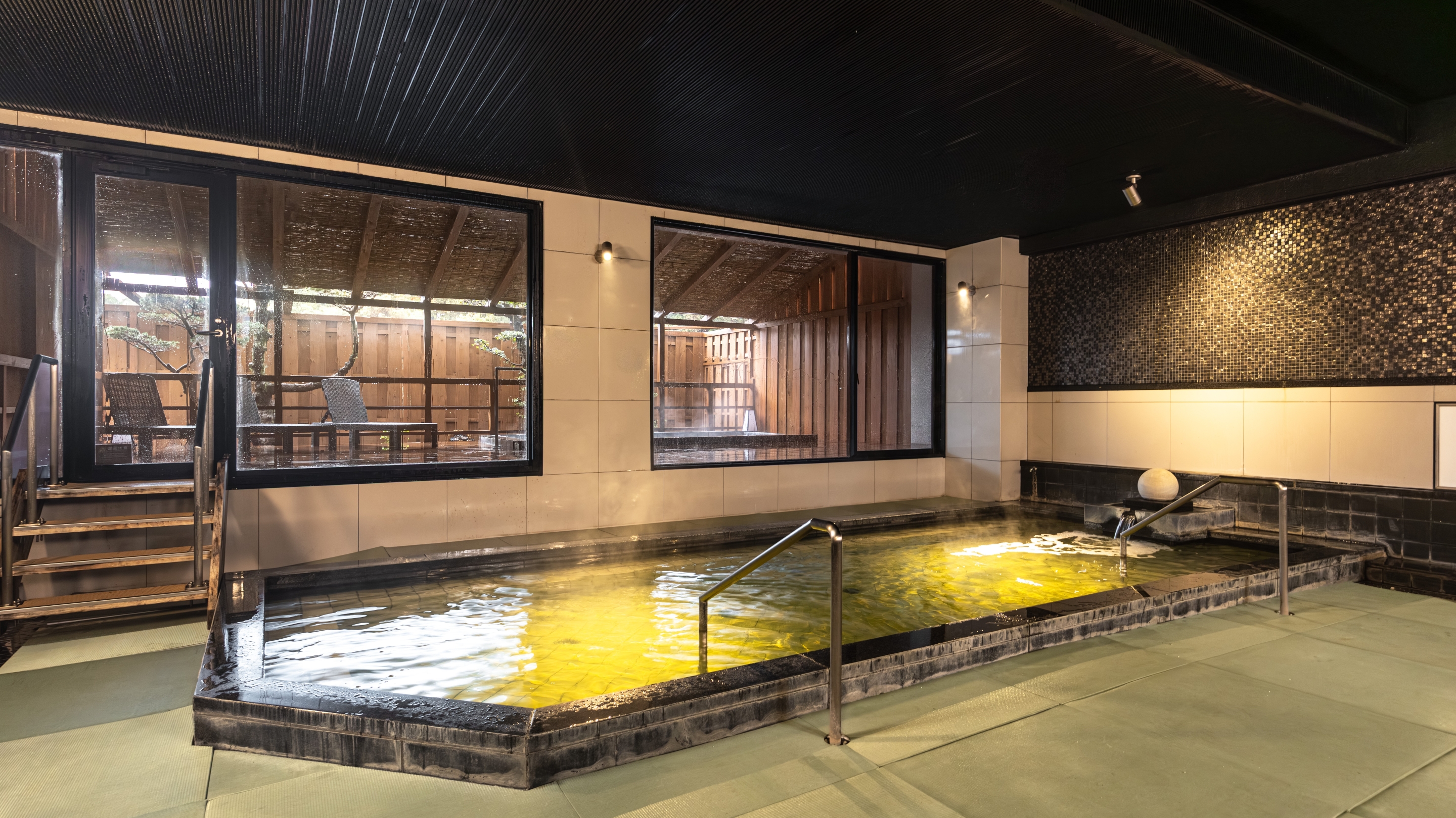 大浴場 涼風の湯（男女入替制）