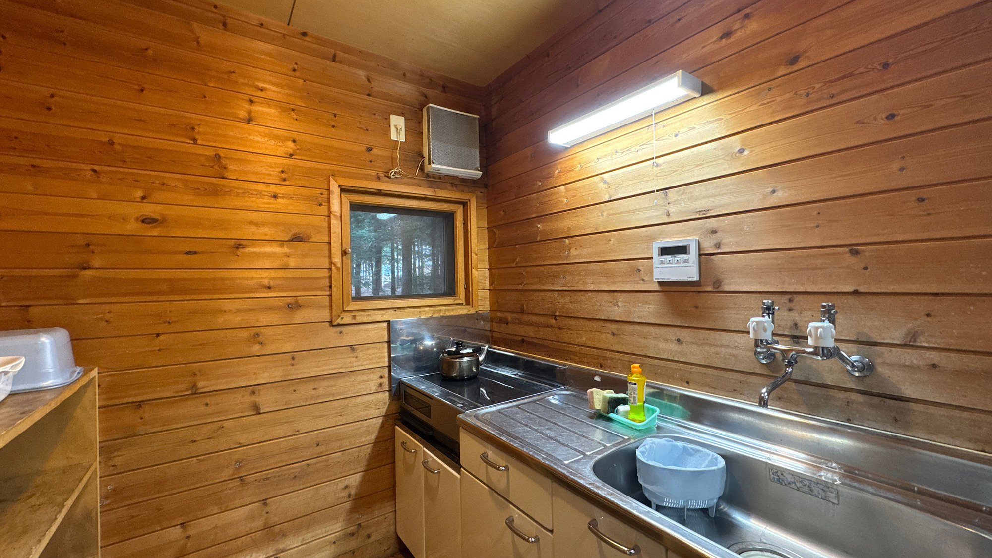 ◆【旧コテージ】10人用　広々としたキッチンで料理もはかどること間違いなし！