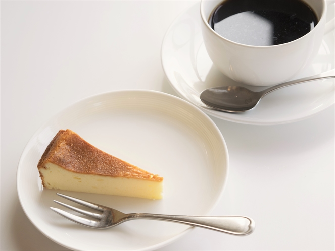 朝食時のコーヒー＆チーズケーキ