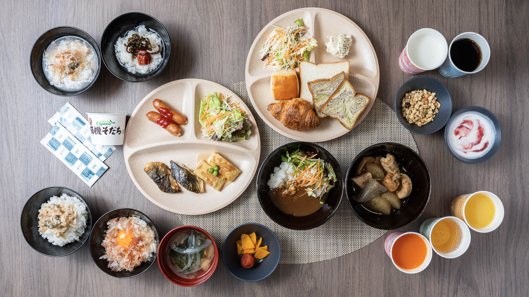 おかずは日替わり!和食派の方にも洋食派の方にもご満足いただける、豊富なラインナップです♪