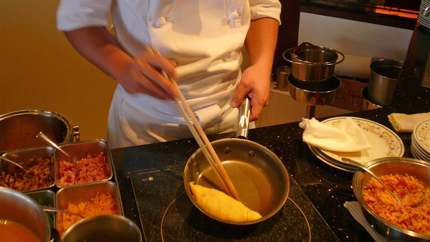 ◇THE DINING 暖琉満菜【朝食】シェフが作るアツアツのオムレツが人気です♪