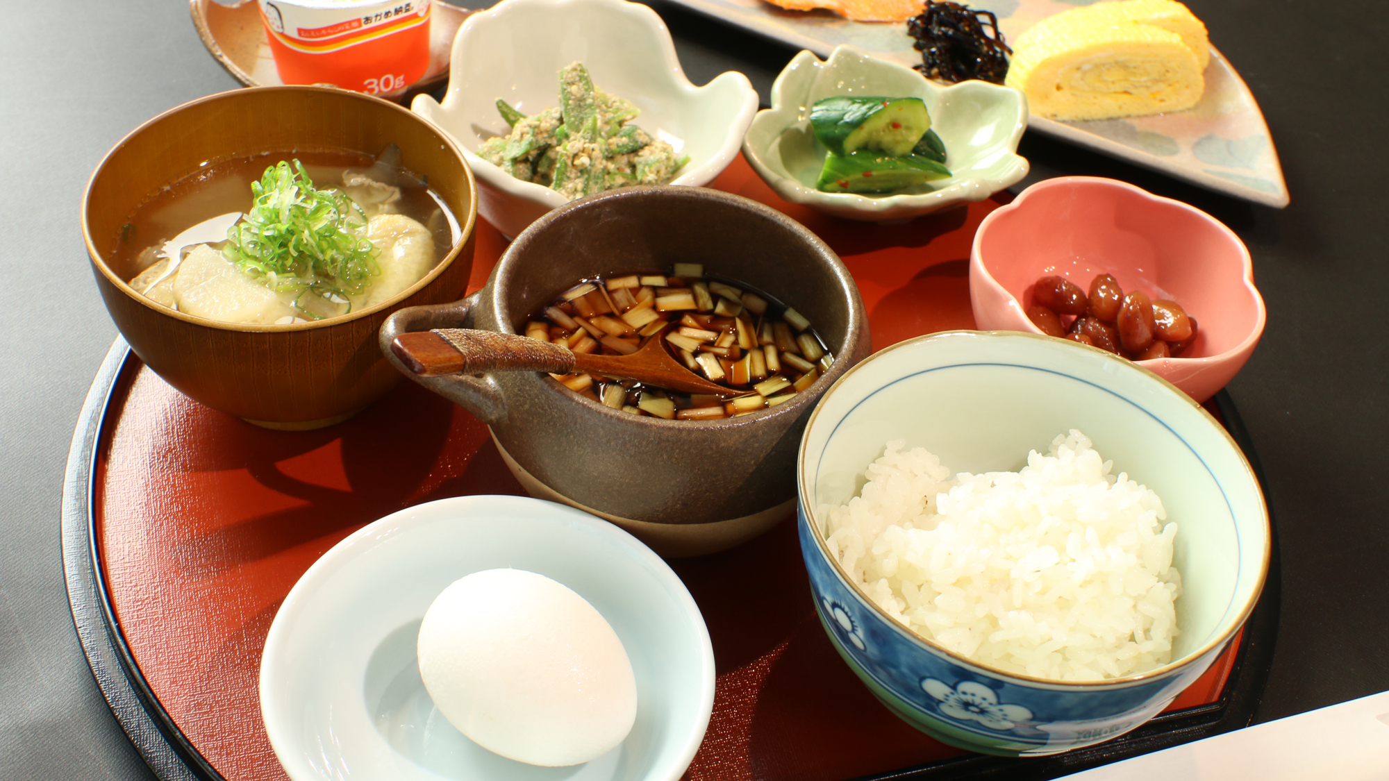 やなはら名物《黄ニラの卵かけご飯》