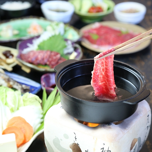 特選あか牛しゃぶしゃぶ御膳（馬刺し＆ヤマメ付）と自然の温もり体感！個室食２食付プラン