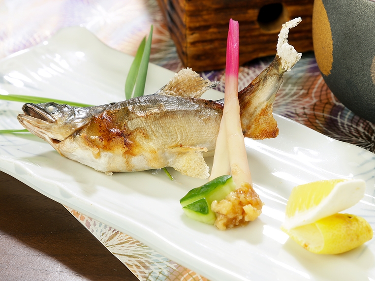 夏の郷土料理☆香り高い有田川のアユ【鮎づくし会席】