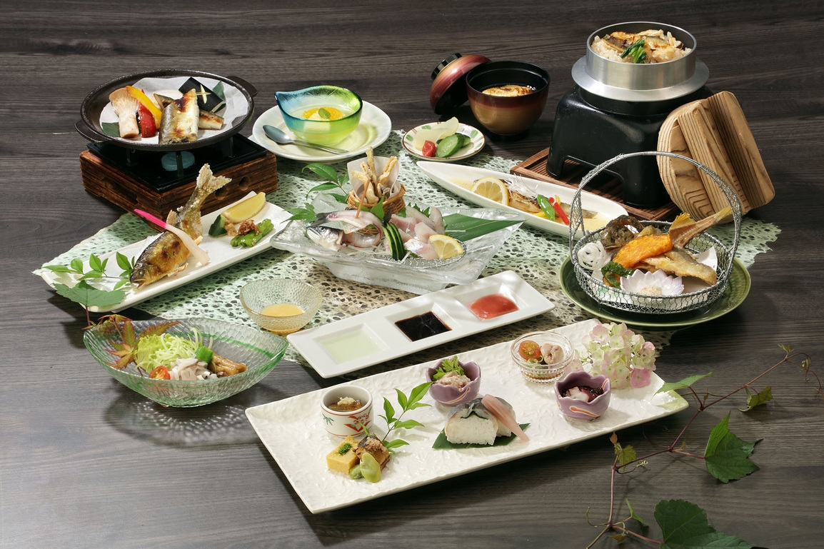 夏の郷土料理☆香り高い有田川のアユ【鮎づくし会席】