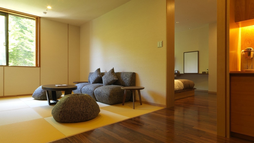 ◆和洋室（客室一例）／ツインベッド＋畳スペースの、52平米の和洋室