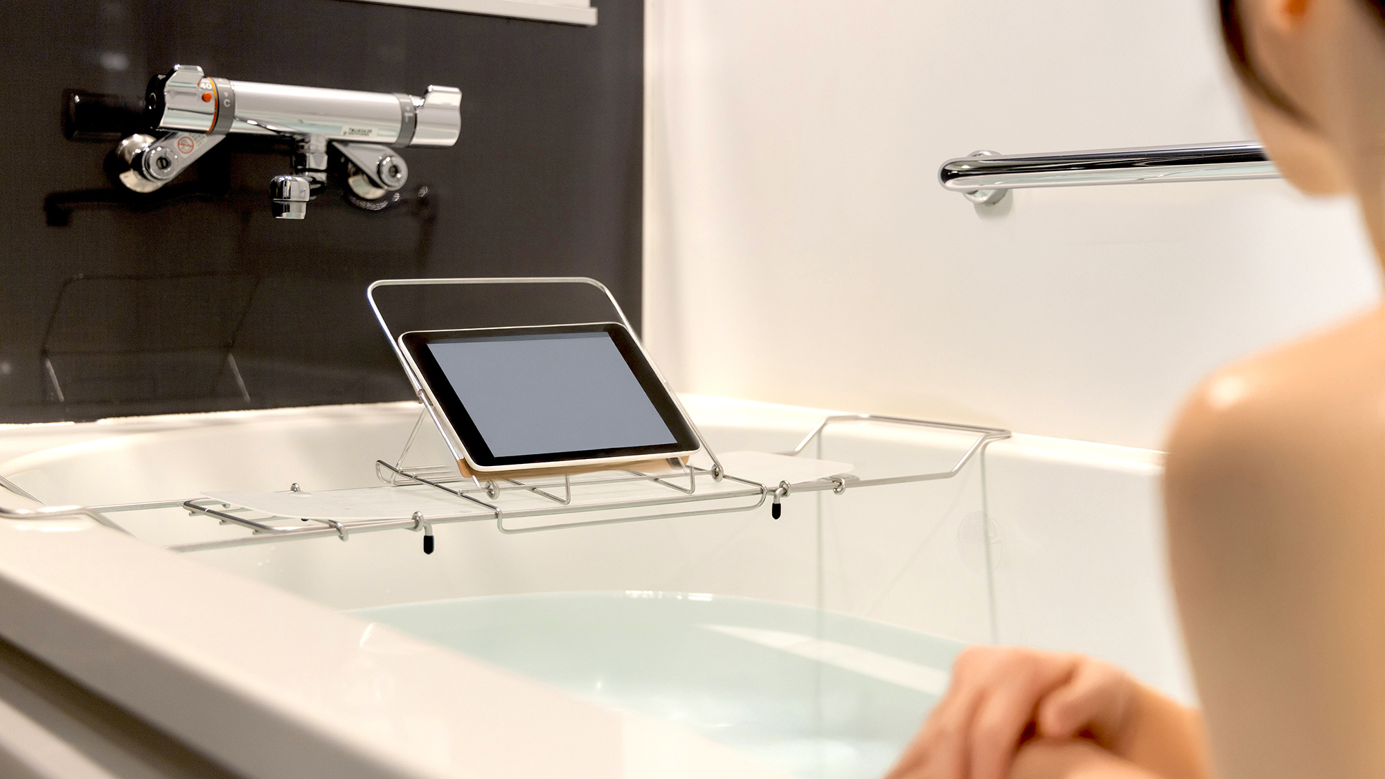 【レディースルーム】動画や音楽を聴きながら癒しのバスタイム♪