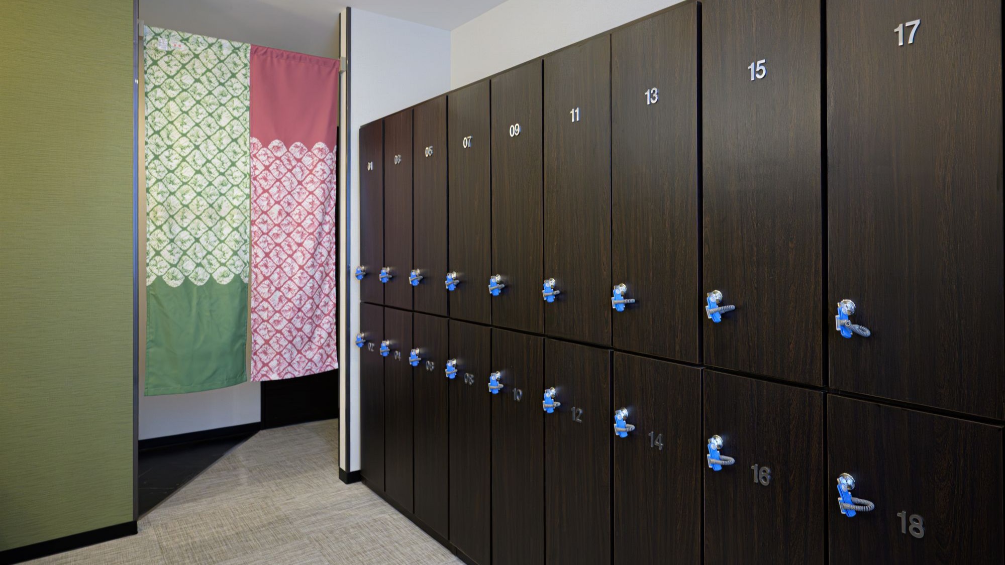 3Fに宿泊者専用の大浴場をご用意しています（無料）