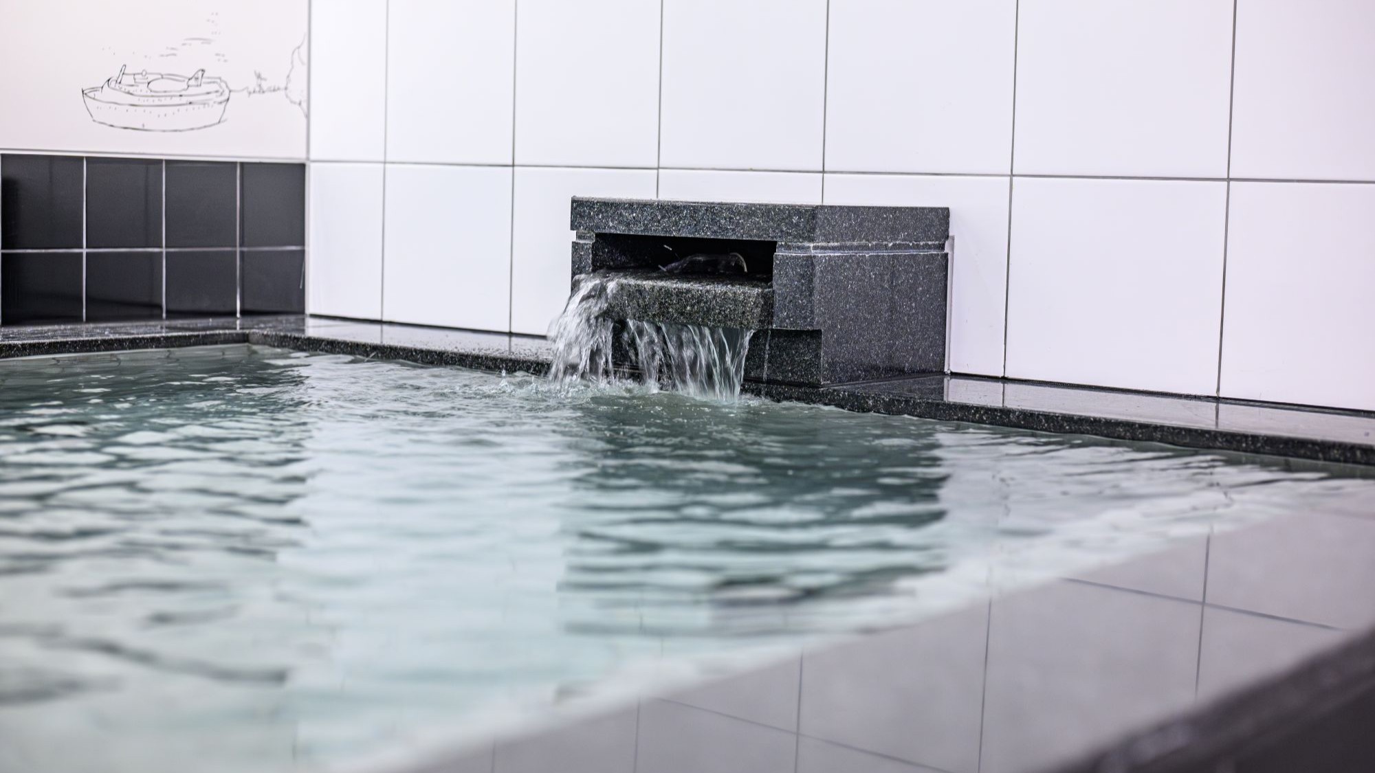 3Fに宿泊者専用の大浴場をご用意しています（無料）