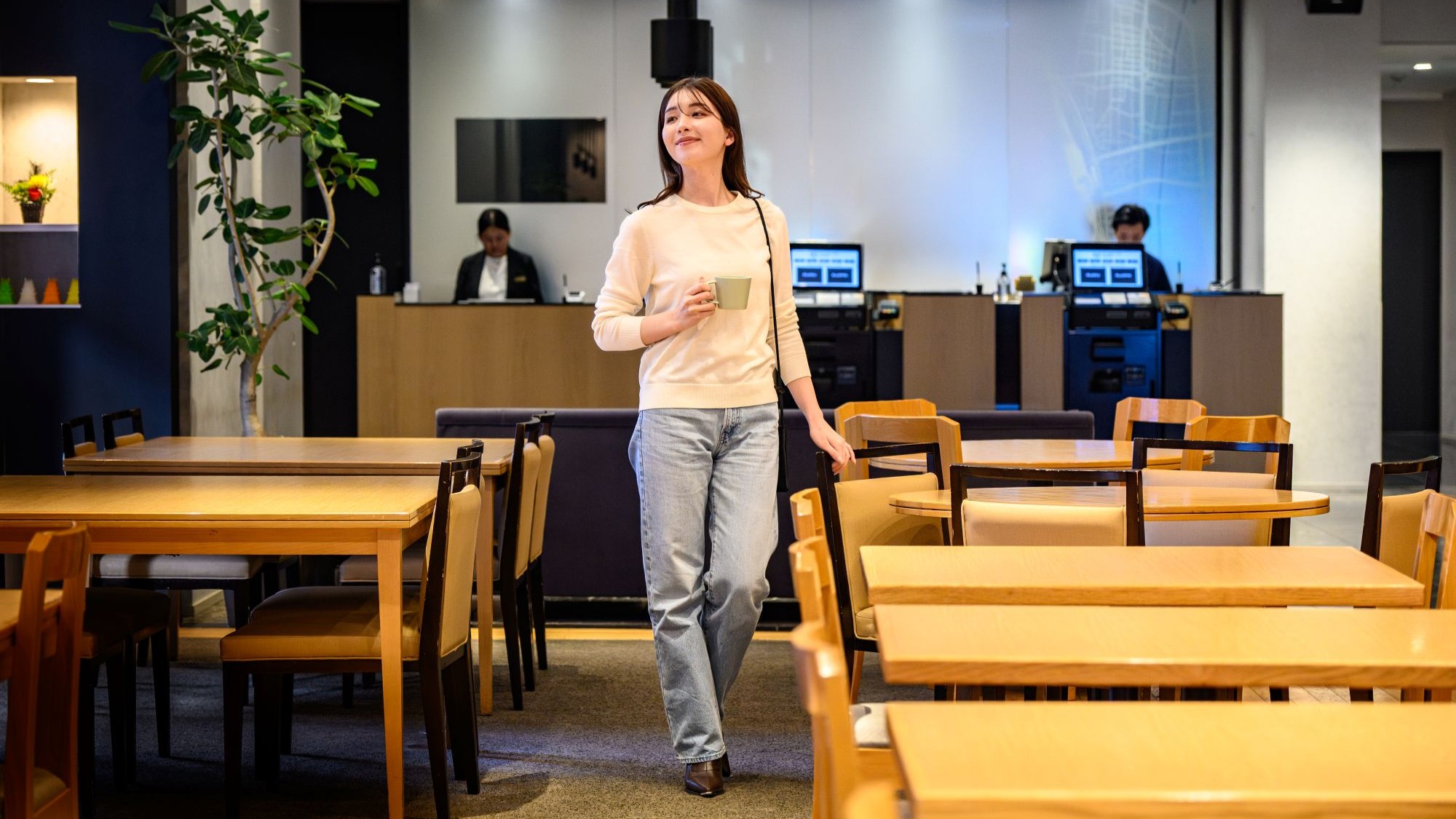 フリースペースとしても使えるレストランエリアで、思い思いの時間をお過ごしください。