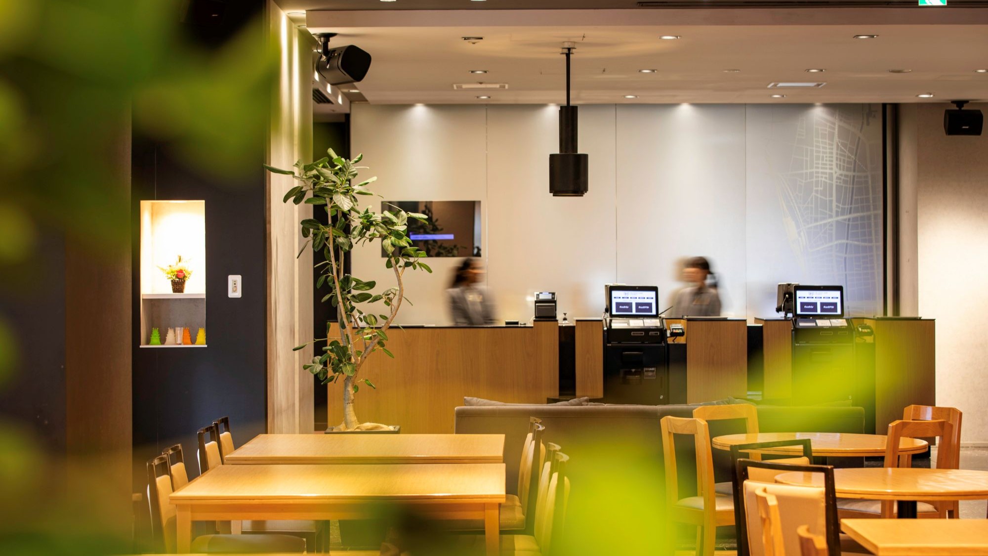 フリースペースとしても使えるレストランエリアで、思い思いの時間をお過ごしください。