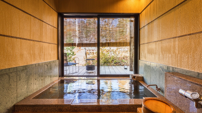 【離れ「瓢箪-Hyoutan-」】自然の恵みを存分に含んだ蔦温泉の源泉をお部屋でもお愉しみ頂けます。