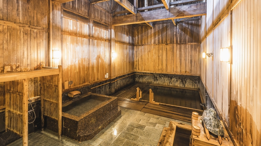 【大浴場】「泉響の湯」文豪・井上靖氏が来館した際、蔦温泉の雰囲気を“泉響颯颯”と詠われた事から命名。