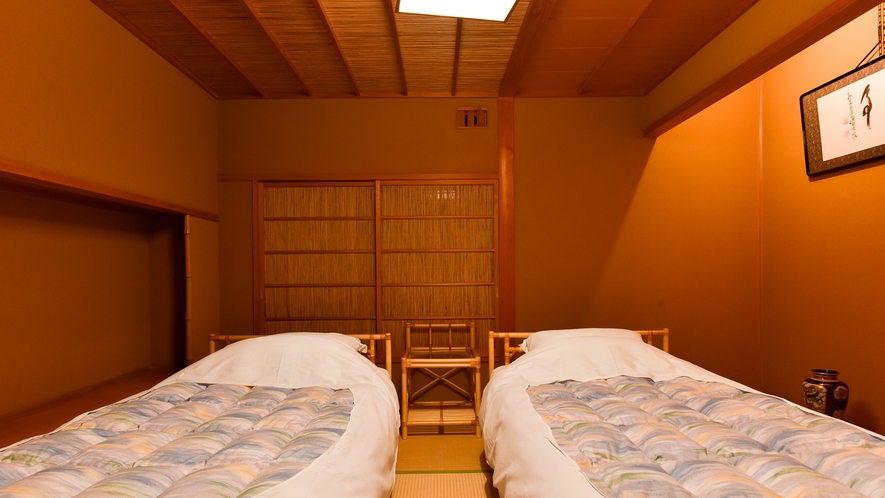 【ベッドスイート・山茶花】8畳+寝室6畳+控4畳 山茶花のベッドルーム