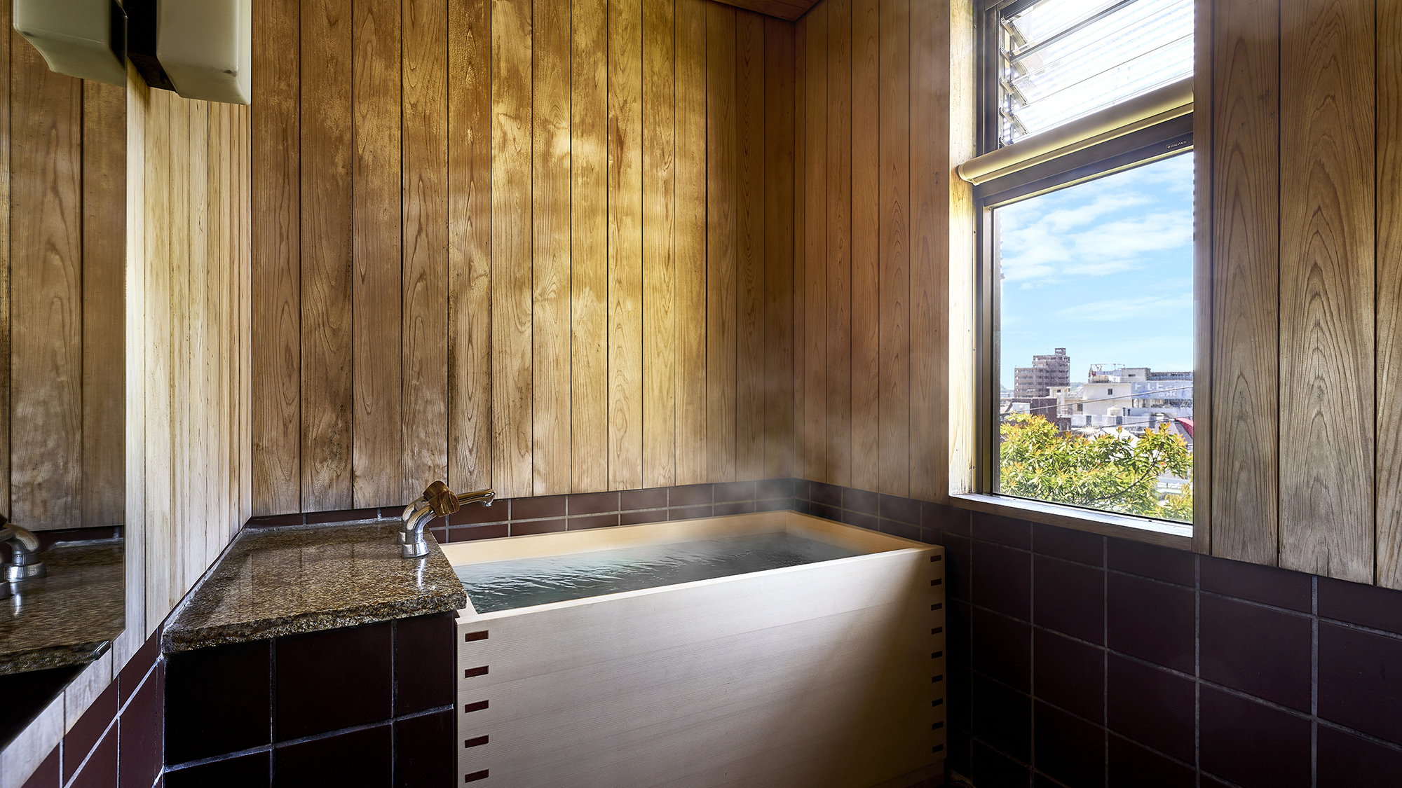 【桔梗：和室スーペリア】ゆったりと心安らぐ槙のお風呂