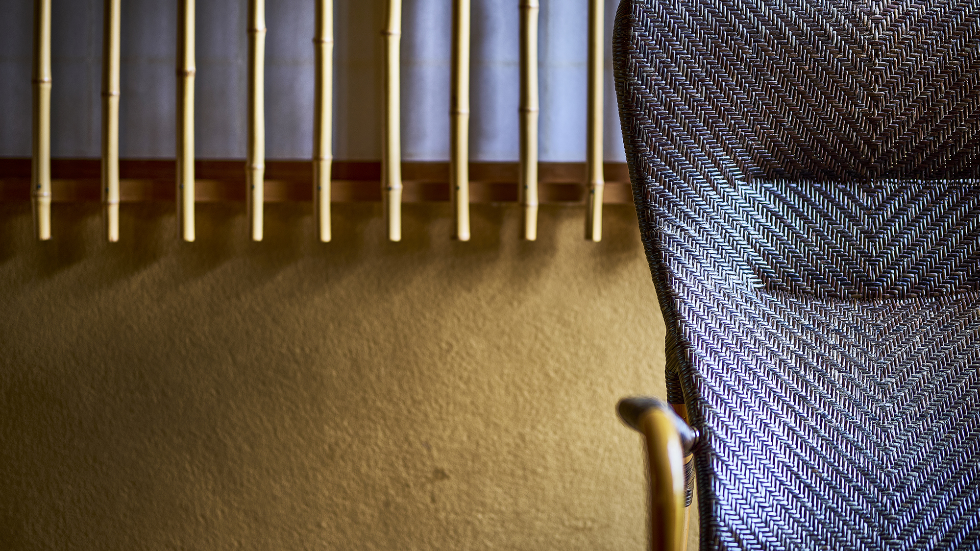 時計を外し、ただ流れる時間に身を任せる。心解ける“何もしない贅沢”をお過ごしください。