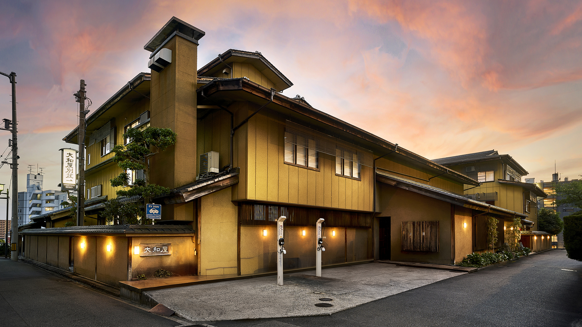 「凛」とした日本美が静かに心と身体を満たす、贅沢で上質な休日をお届けします。