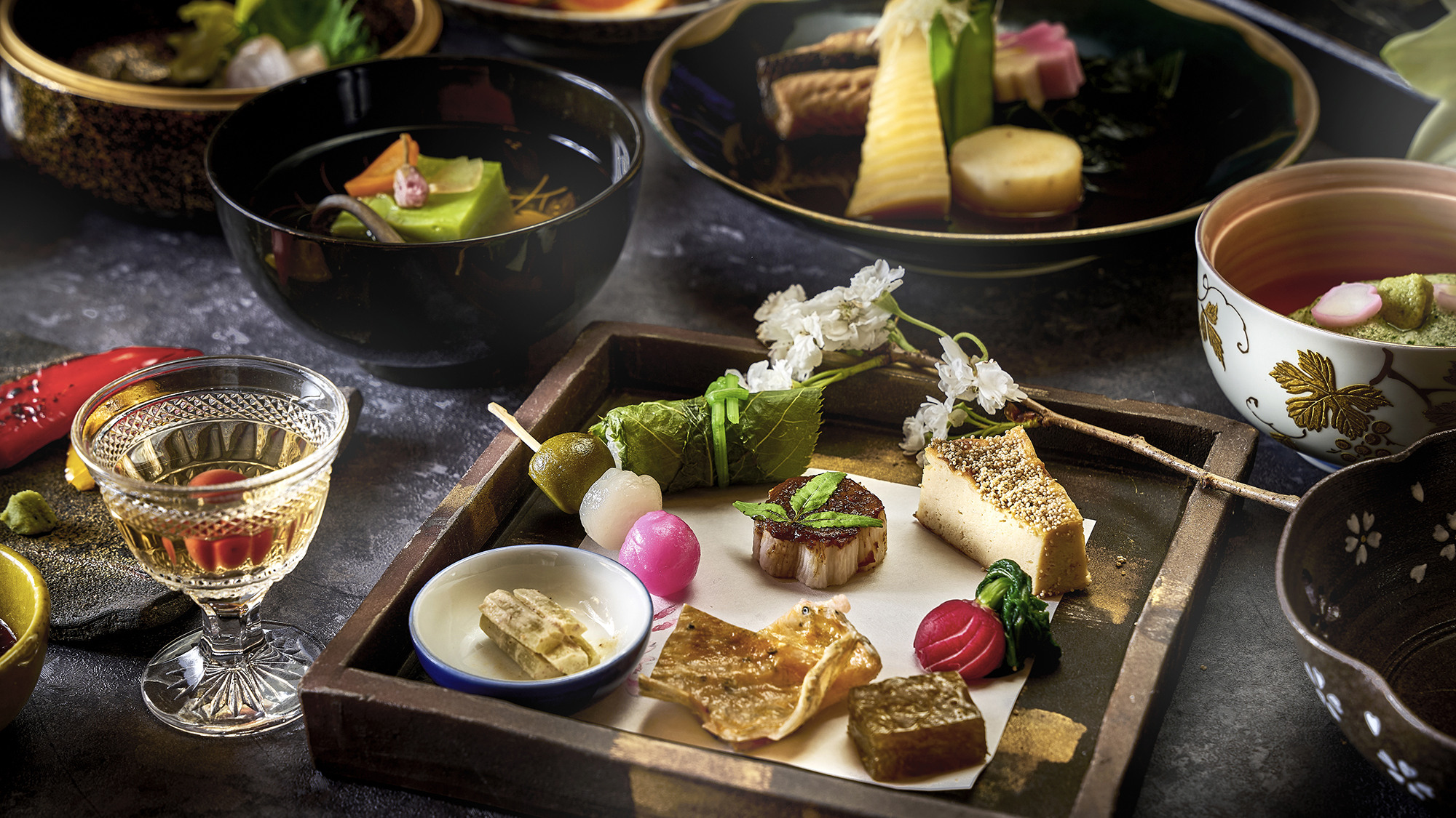 【ご夕食一例】和を大切にする当館だからこその、&ldquo;五感が喜ぶ&rdquo;日本の四季の恵みをお召し上がりください。