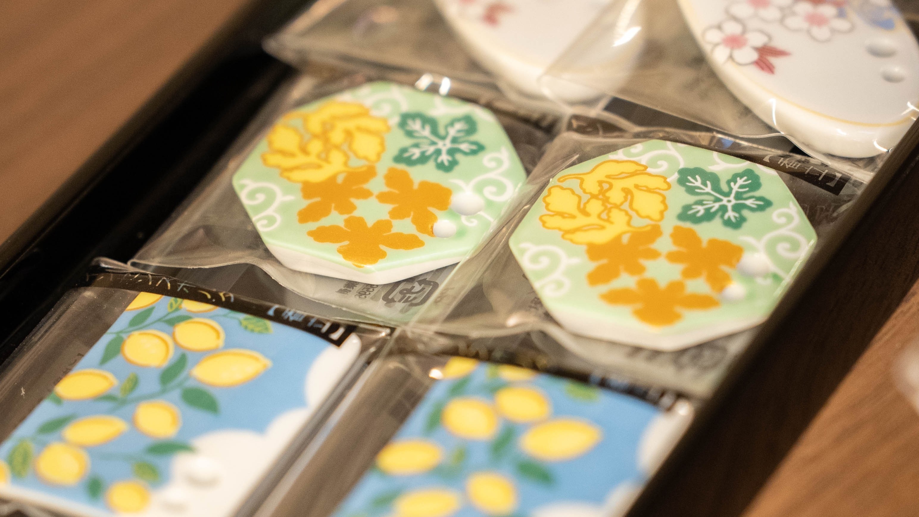 売店には会津の名産品をご用意しております