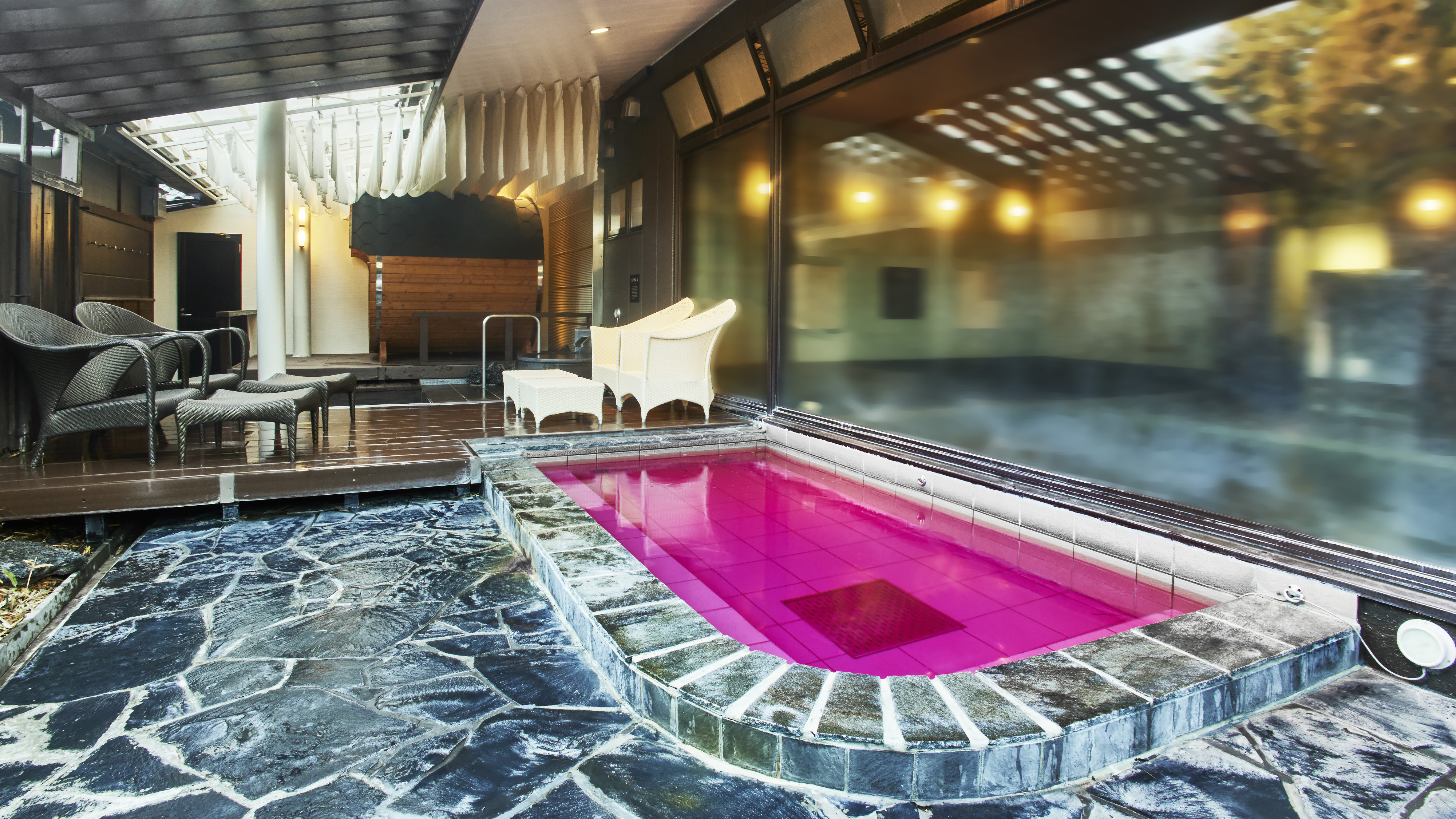 露天休憩所（男湯）