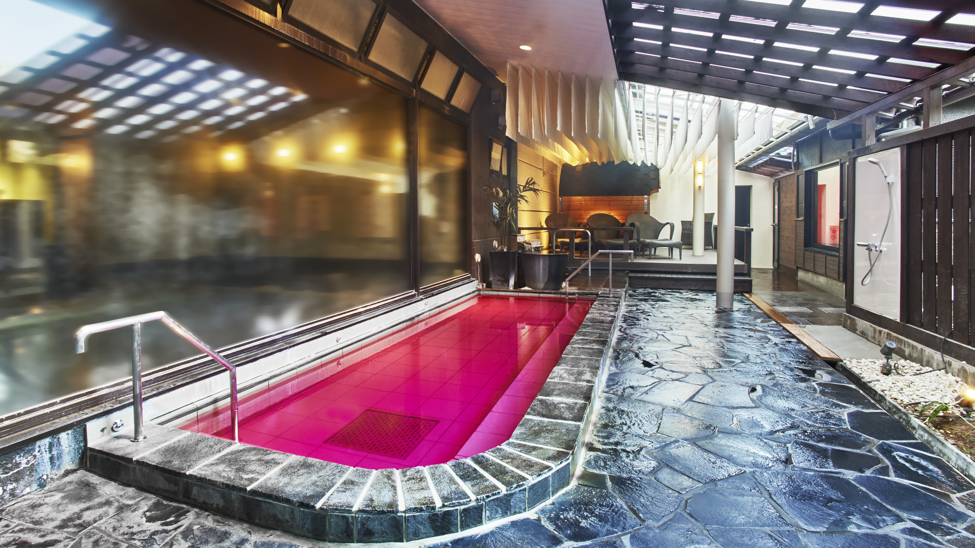 露天休憩所（女湯）