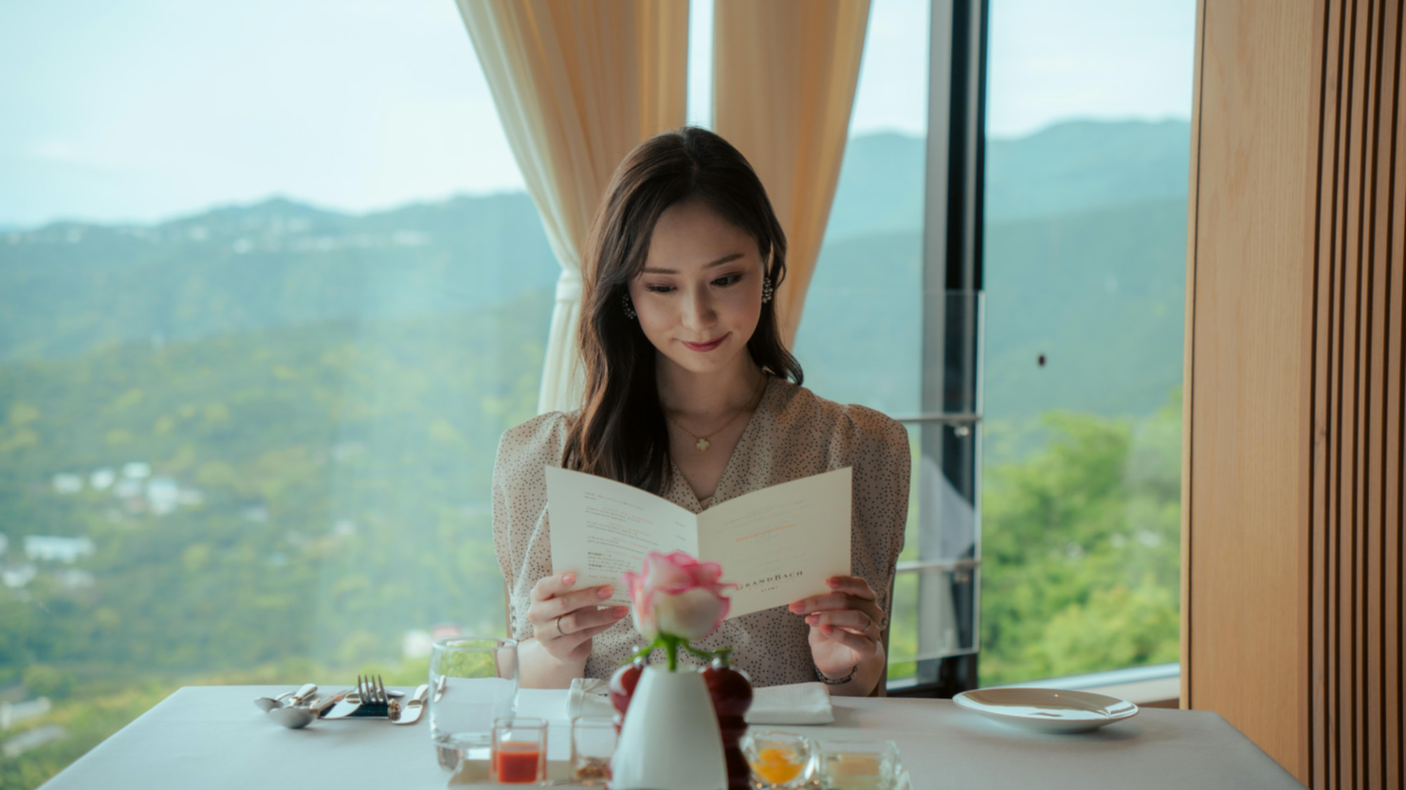 【 一人旅応援 】絶景客室でひとり気ままにゆったり滞在 温泉と美食の一人旅 / 夕・朝