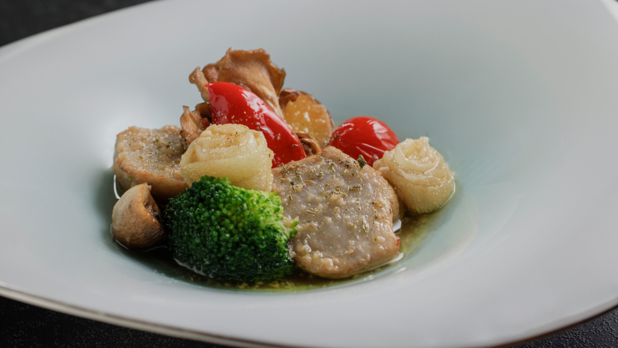 【2025秋・ディナーメニュー】メイン：三島産里芋のアヒージョ