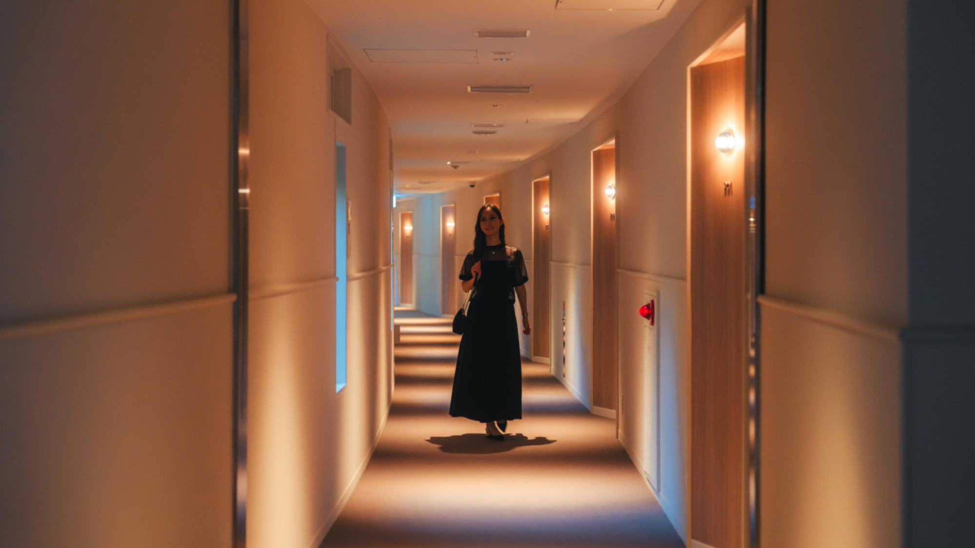 【館内】全16室のゆとりある館内には大浴場やラウンジ、バー、シアタールーム、貸切バレルサウナ等完備