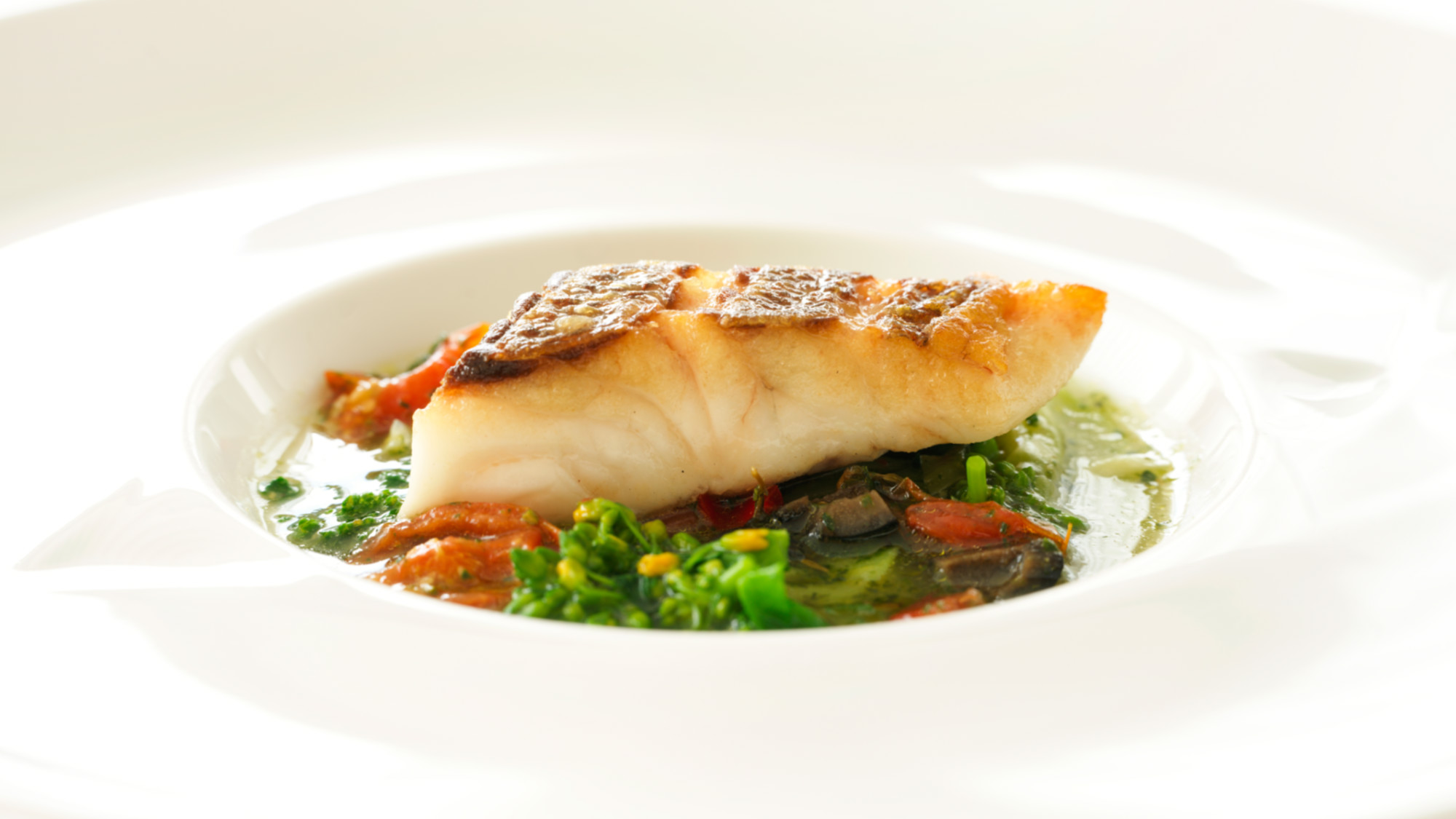 【2026春・ディナーメニュー】魚料理：天然真鯛　プロヴァンス風スープ仕立て