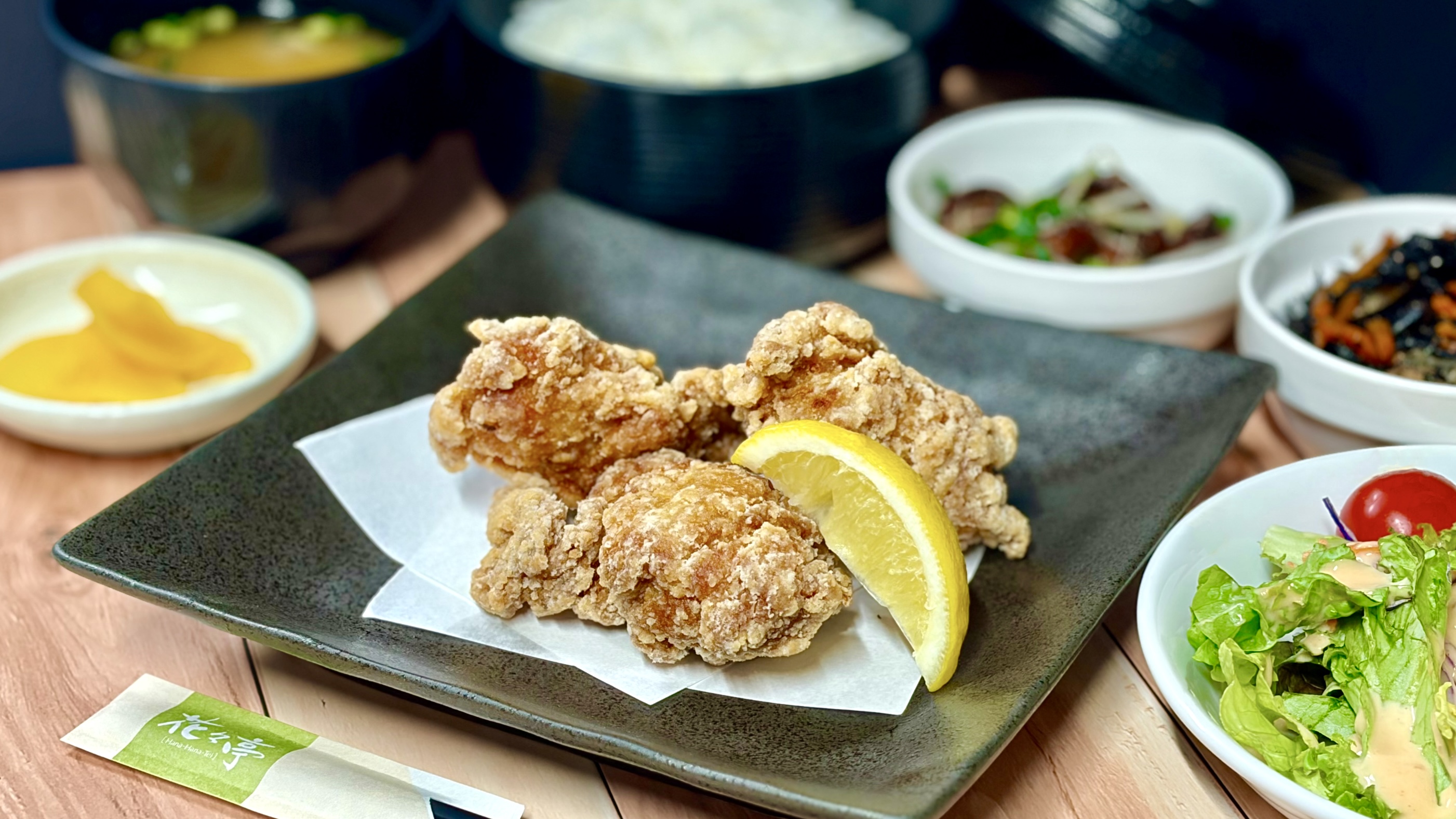 【花々亭】日替わり定食一例（からあげ）