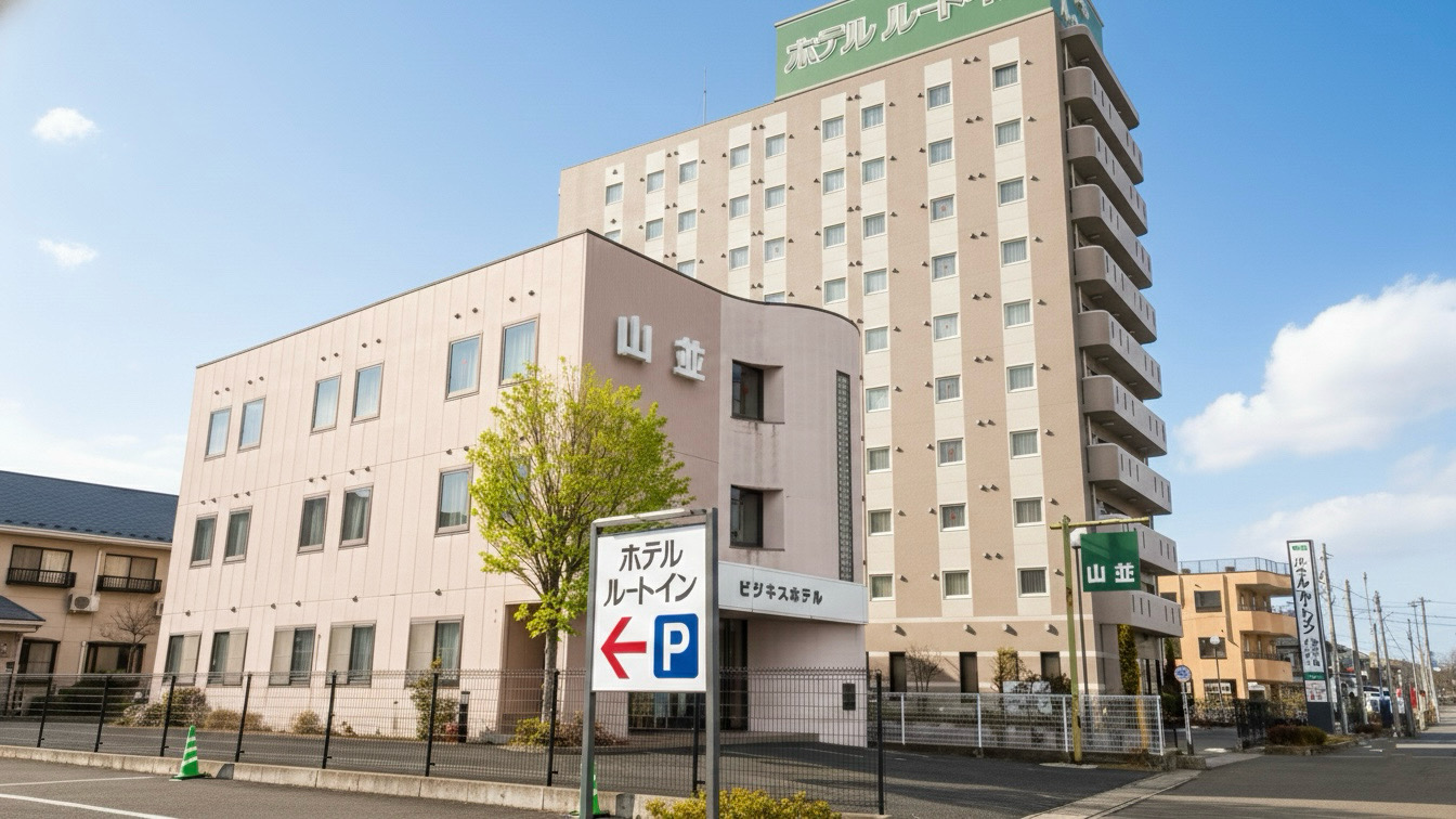 ホテル外観 - 第3駐車場入口